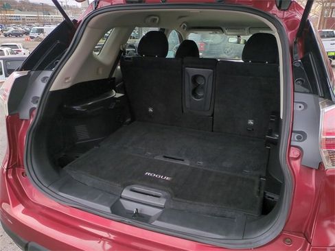 Used 2016 Nissan Rogue SV image 25