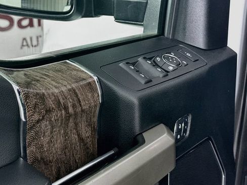 Used 2018 Ford F250 Lariat w/ Lariat Value Package AWD/4WD image 18