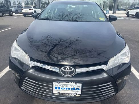 Used 2017 Toyota Camry LE image 2