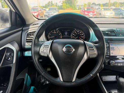 Used 2015 Nissan Altima 2.5 SV w/ Convenience Package FWD image 14