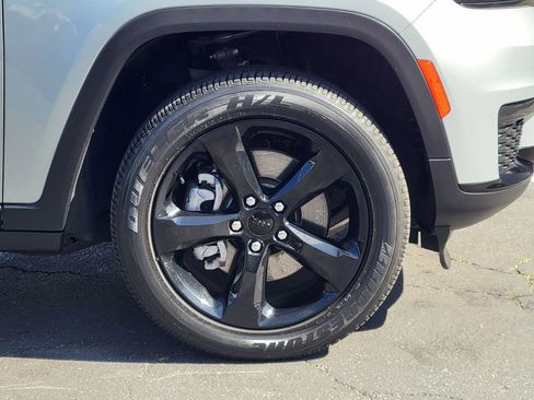 Used 2023 Jeep Grand Cherokee L Laredo AWD/4WD image 29