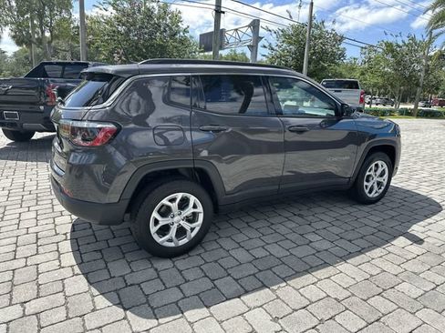Used 2024 Jeep Compass Latitude AWD/4WD image 35
