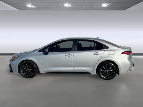 Certified 2025 Toyota Corolla SE image 2