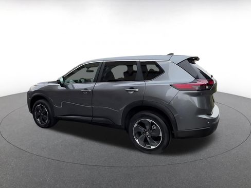 Used 2025 Nissan Rogue SV image 10