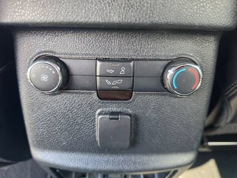 Used 2016 Ford Explorer XLT w/ Equipment Group 202A FWD image 39