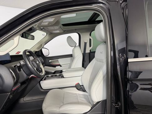 Used 2025 Ford Expedition Max Platinum AWD/4WD image 23