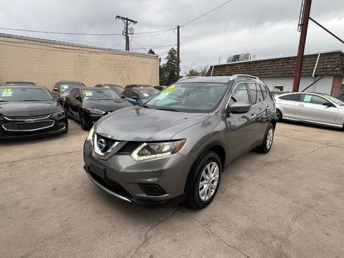 Used 2016 Nissan Rogue S w/ Appearance Package AWD/4WD image 3