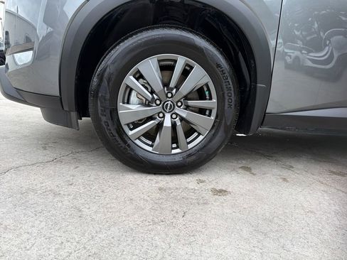 Used 2025 Nissan Pathfinder S image 11