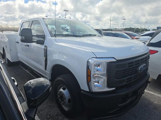 Used 2025 Ford F350 XL AWD/4WD image 1