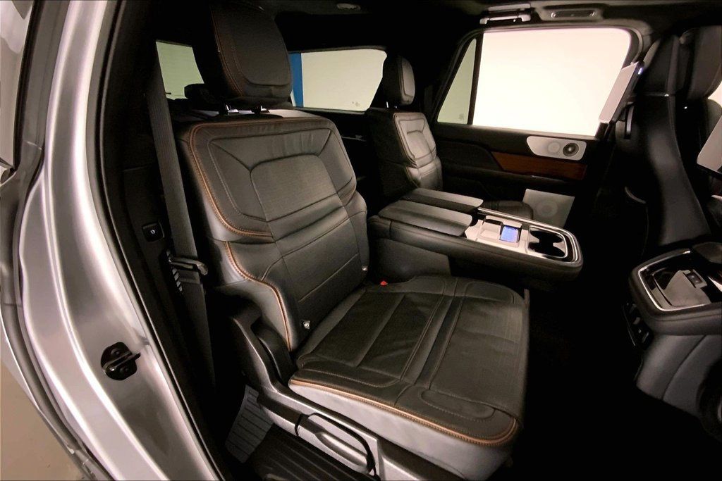 Used 2023 Lincoln Navigator L Black Label AWD/4WD image 15