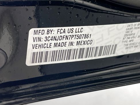 Used 2023 Jeep Compass Latitude w/ Sun and Sound Group AWD/4WD image 32