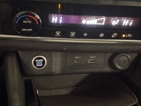 Used 2023 Nissan Rogue SV image 21