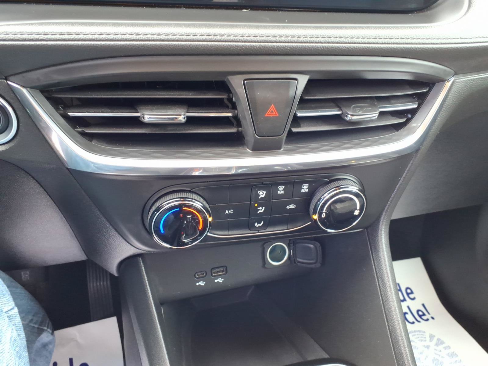 Used 2024 Buick Encore GX Preferred FWD image 11