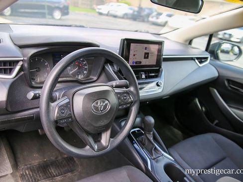 Used 2024 Toyota Corolla LE FWD image 39