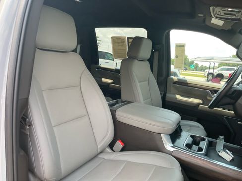 Used 2024 GMC Sierra 2500 SLT w/ SLT Premium Package RWD image 24
