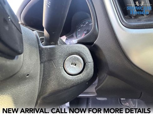 Used 2022 Chevrolet Colorado LT w/ Safety Package RWD image 10
