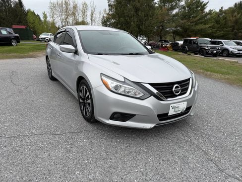 Used 2018 Nissan Altima 2.5 SV FWD image 7