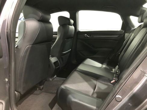 Used 2018 Honda Accord Sport image 7