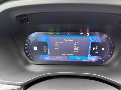 Used 2025 Volvo XC60 B5 Core AWD/4WD image 25