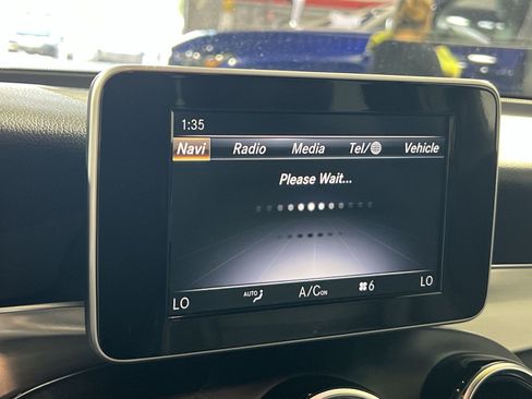 Used 2019 Mercedes-Benz GLC 300 4MATIC image 20