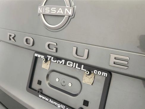 Used 2024 Nissan Rogue S FWD image 17