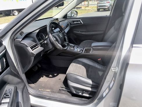 Used 2022 Mitsubishi Outlander SE AWD/4WD image 17