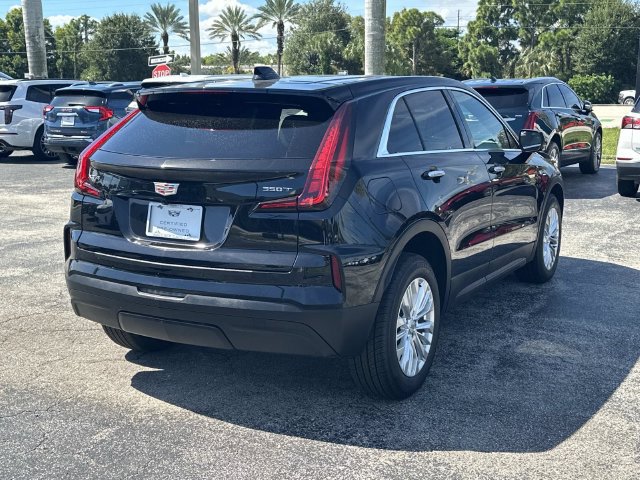 Used 2024 Cadillac XT4 Luxury w/ Cold Weather Package FWD image 3