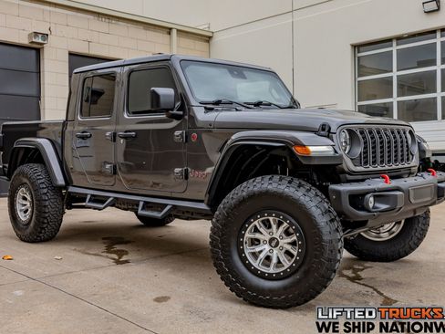 Used 2024 Jeep Gladiator Rubicon AWD/4WD image 1