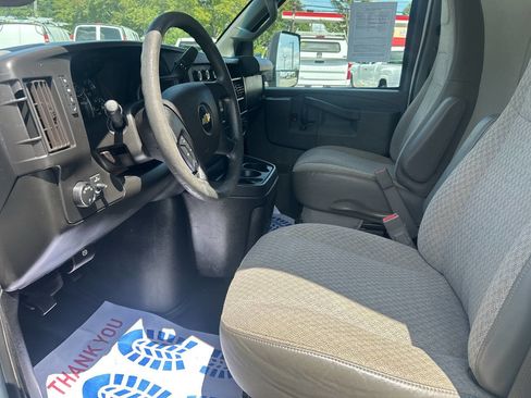Used 2018 Chevrolet Express 3500 w/ Power Convenience Package image 13