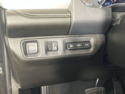 Used 2023 GMC Acadia SLT w/ Technology Package FWD image 24