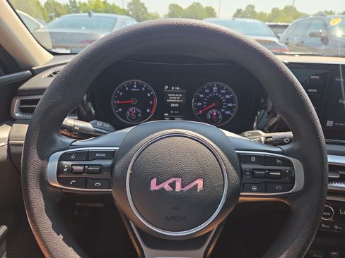 Used 2023 Kia K5 LXS FWD image 10