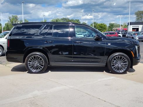 Used 2026 Cadillac Escalade Platinum Sport AWD/4WD image 4