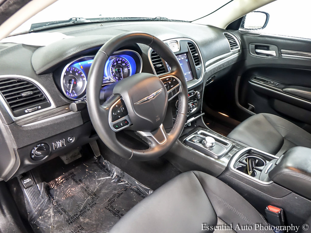 Used 2021 Chrysler 300 Touring w/ Sport Appearance Package AWD/4WD image 10