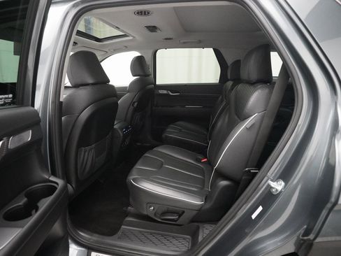Used 2024 Hyundai Palisade Limited image 16