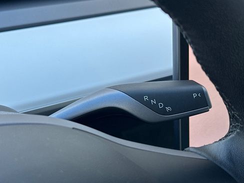 Used 2023 Tesla Model 3 Standard Range image 24