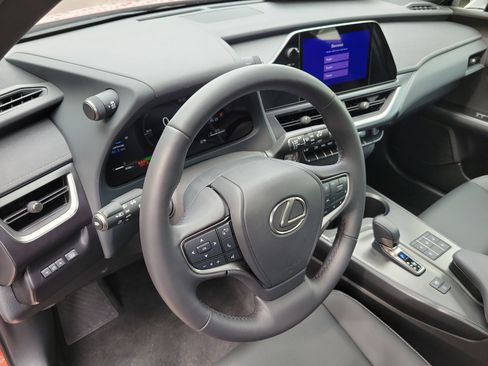 Used 2025 Lexus UX 300h FWD image 24