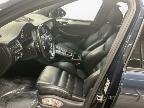 Used 2020 Porsche Macan Turbo image 11