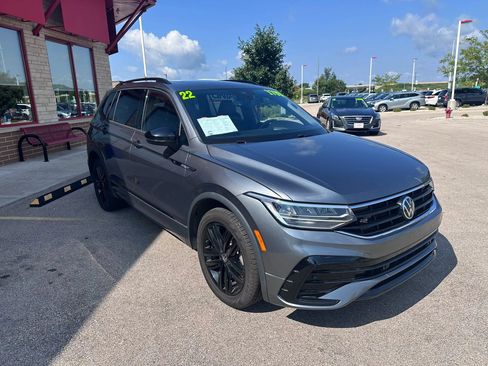 Used 2022 Volkswagen Tiguan SE R-Line AWD/4WD image 3
