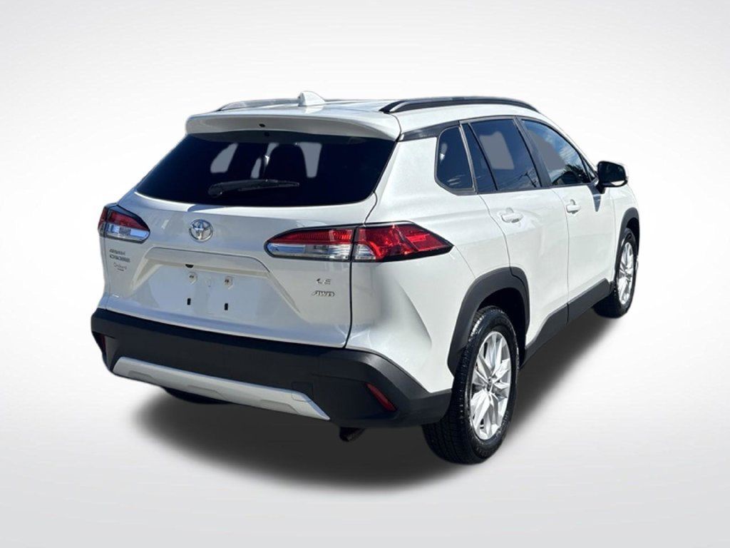 Used 2023 Toyota Corolla Cross LE w/ Moonroof Package AWD/4WD image 7
