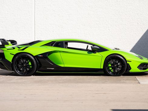 Used 2019 Lamborghini Aventador SVJ image 14