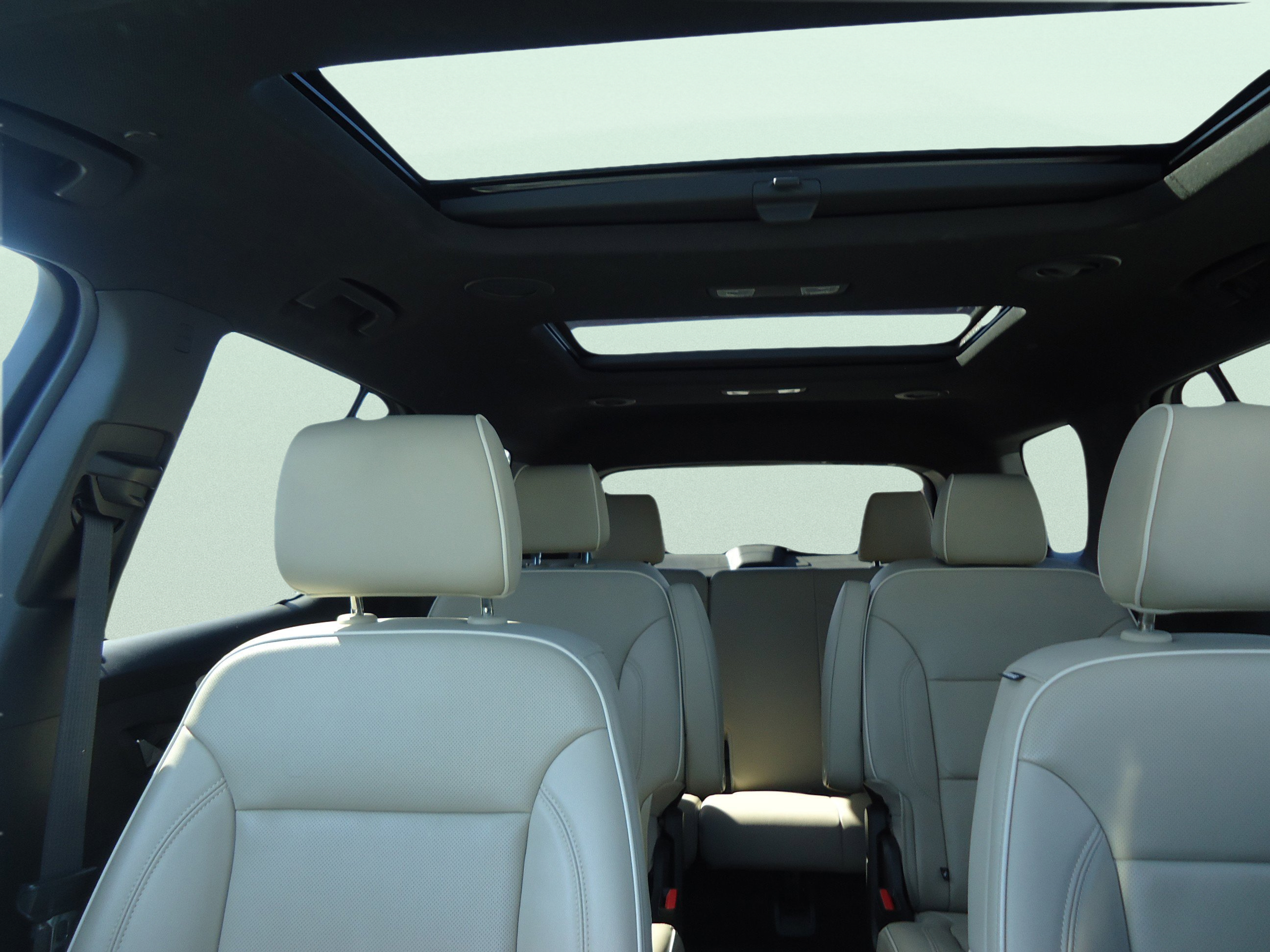 Used 2022 Chevrolet Traverse Premier w/ LPO, 'HIT The Road' Package AWD/4WD image 31