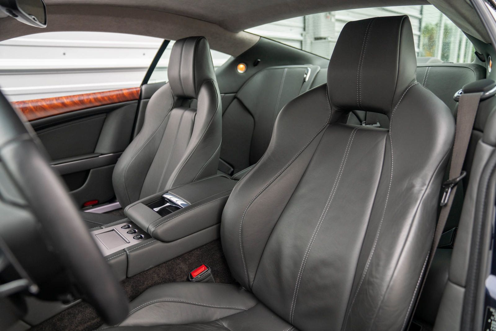 Used 2008 Aston Martin DB9 Coupe RWD image 13