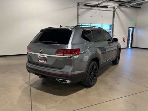 Used 2022 Volkswagen Atlas SE image 3