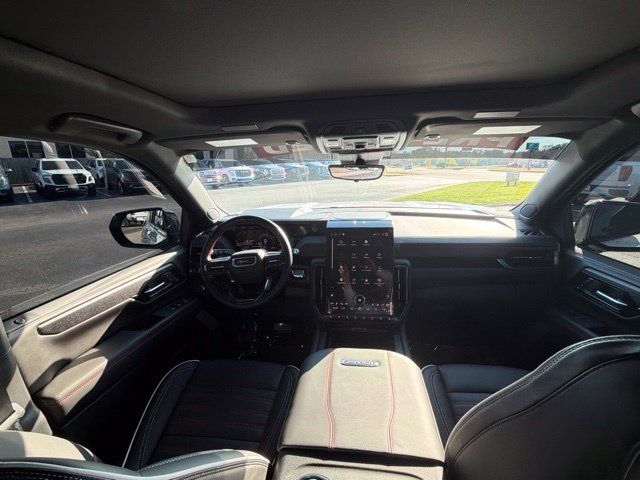 Used 2025 GMC Yukon XL AT4 Ultimate w/ LPO, AT4 Appearance Package AWD/4WD image 9
