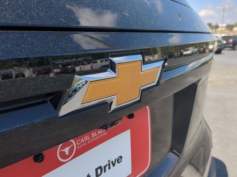 Used 2024 Chevrolet Traverse LT image 30