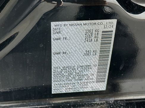 Used 2025 Nissan Altima 2.5 SV FWD image 12