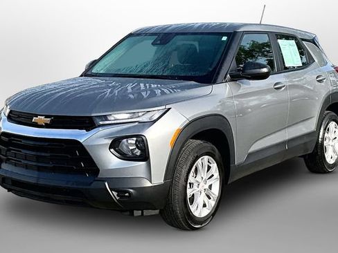 Used 2023 Chevrolet TrailBlazer LS AWD/4WD image 3