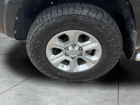 Used 2018 Toyota 4Runner SR5 Premium AWD/4WD image 17