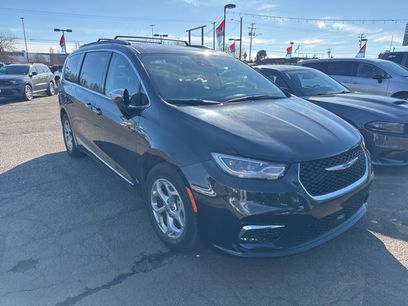 Used 2023 Chrysler Pacifica Limited