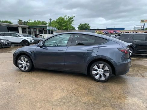 Used 2023 Tesla Model Y Long Range AWD/4WD image 9